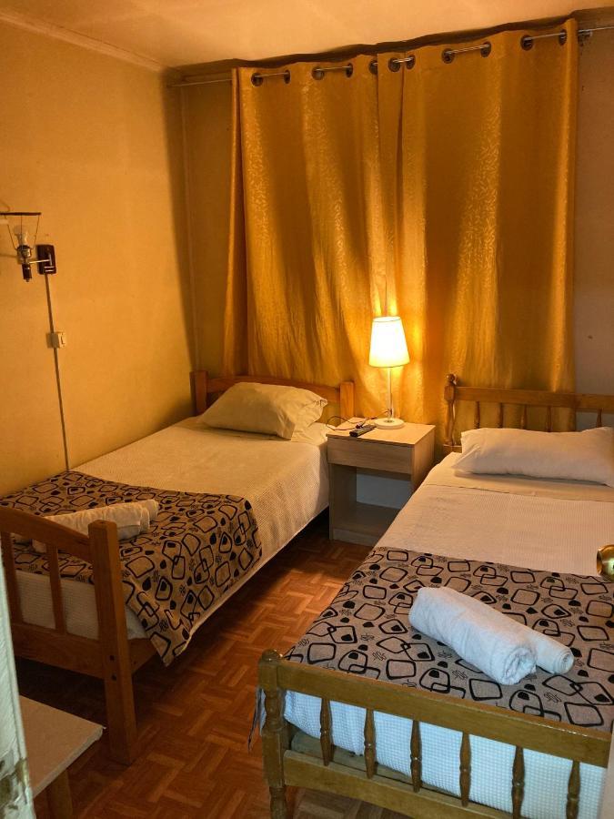 Hostal Hellen Puerto Natales Ngoại thất bức ảnh