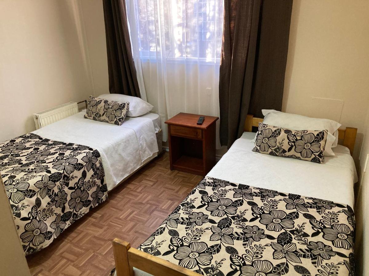 Hostal Hellen Puerto Natales Ngoại thất bức ảnh
