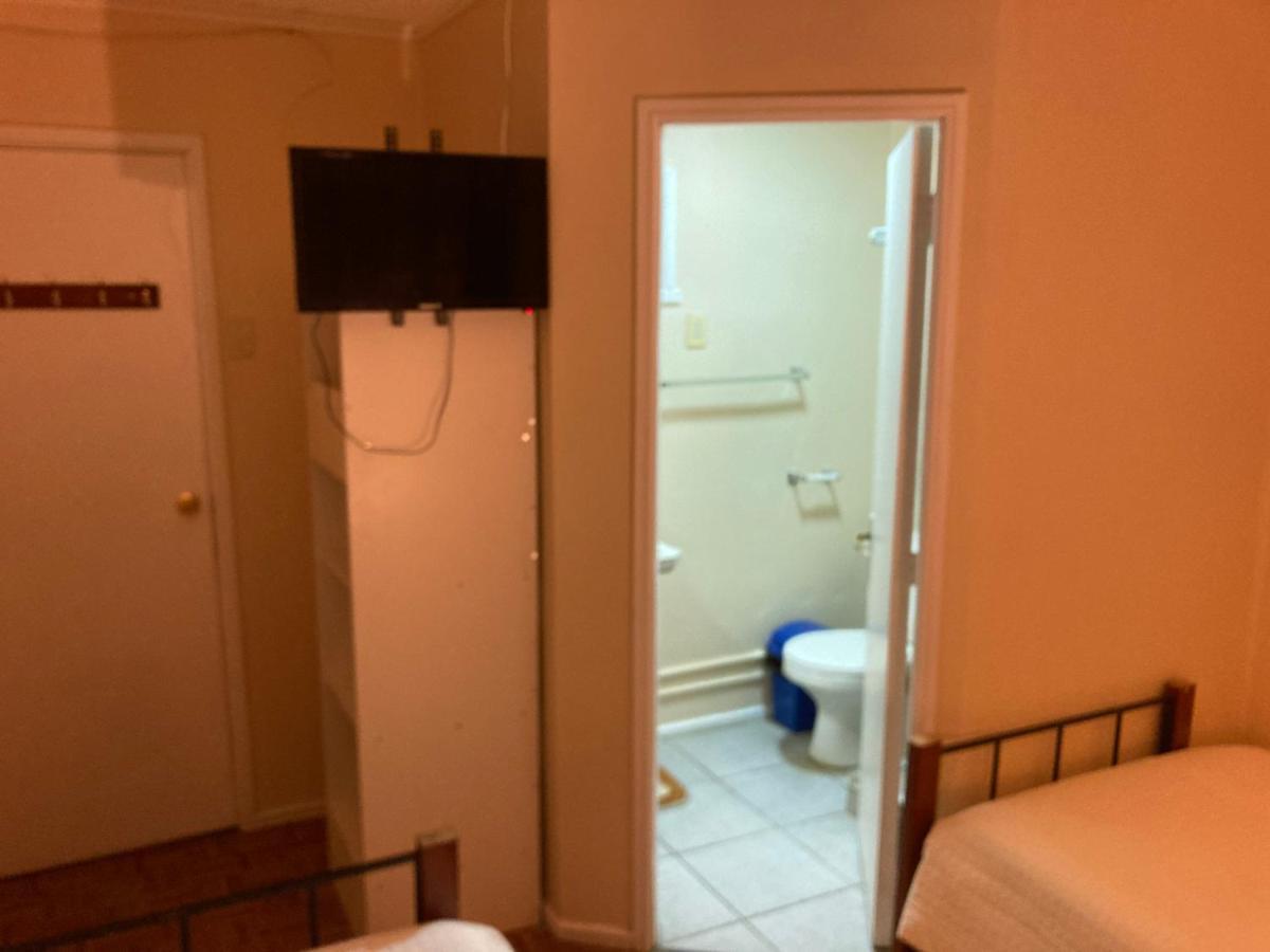 Hostal Hellen Puerto Natales Ngoại thất bức ảnh
