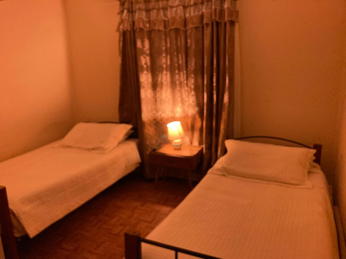 Hostal Hellen Puerto Natales Ngoại thất bức ảnh