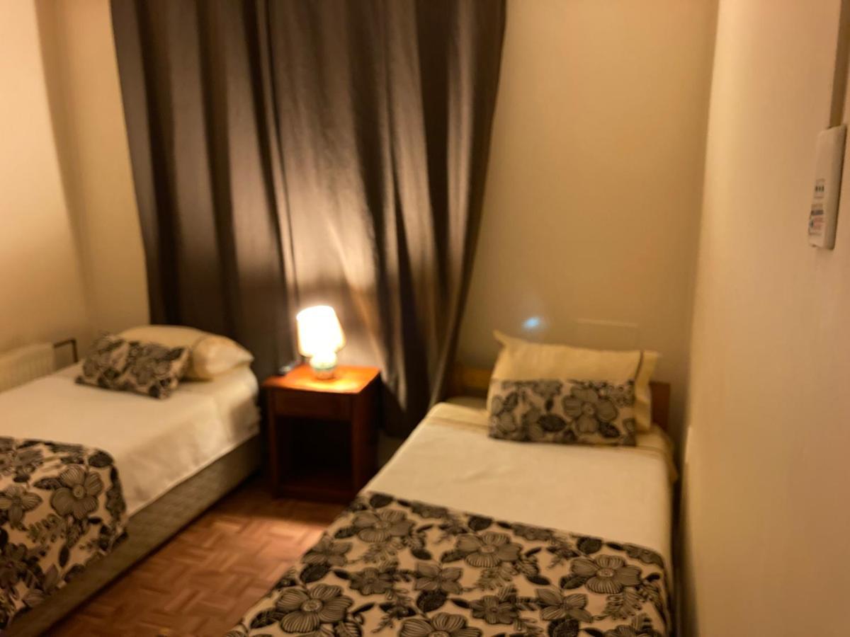 Hostal Hellen Puerto Natales Ngoại thất bức ảnh