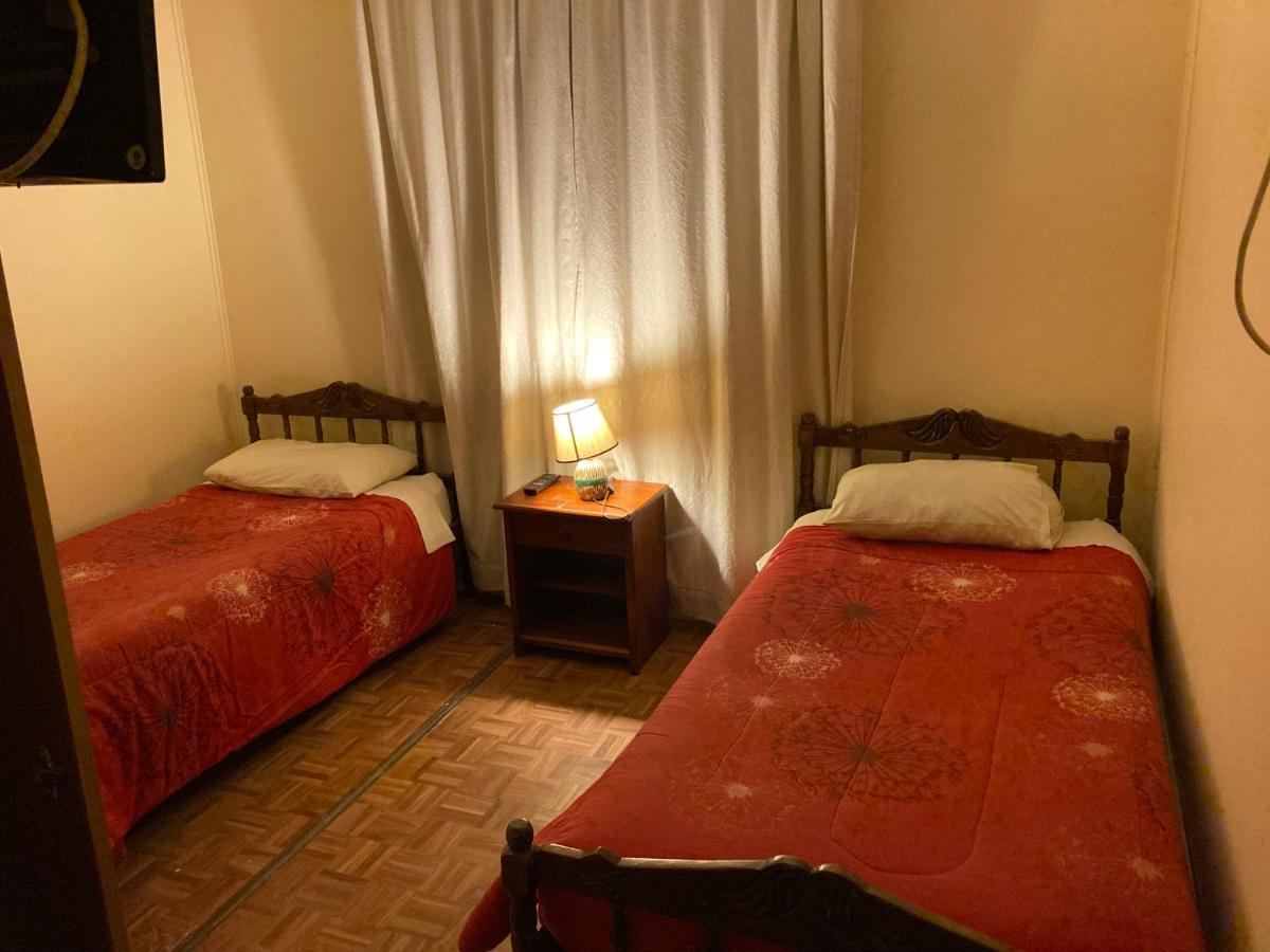 Hostal Hellen Puerto Natales Ngoại thất bức ảnh