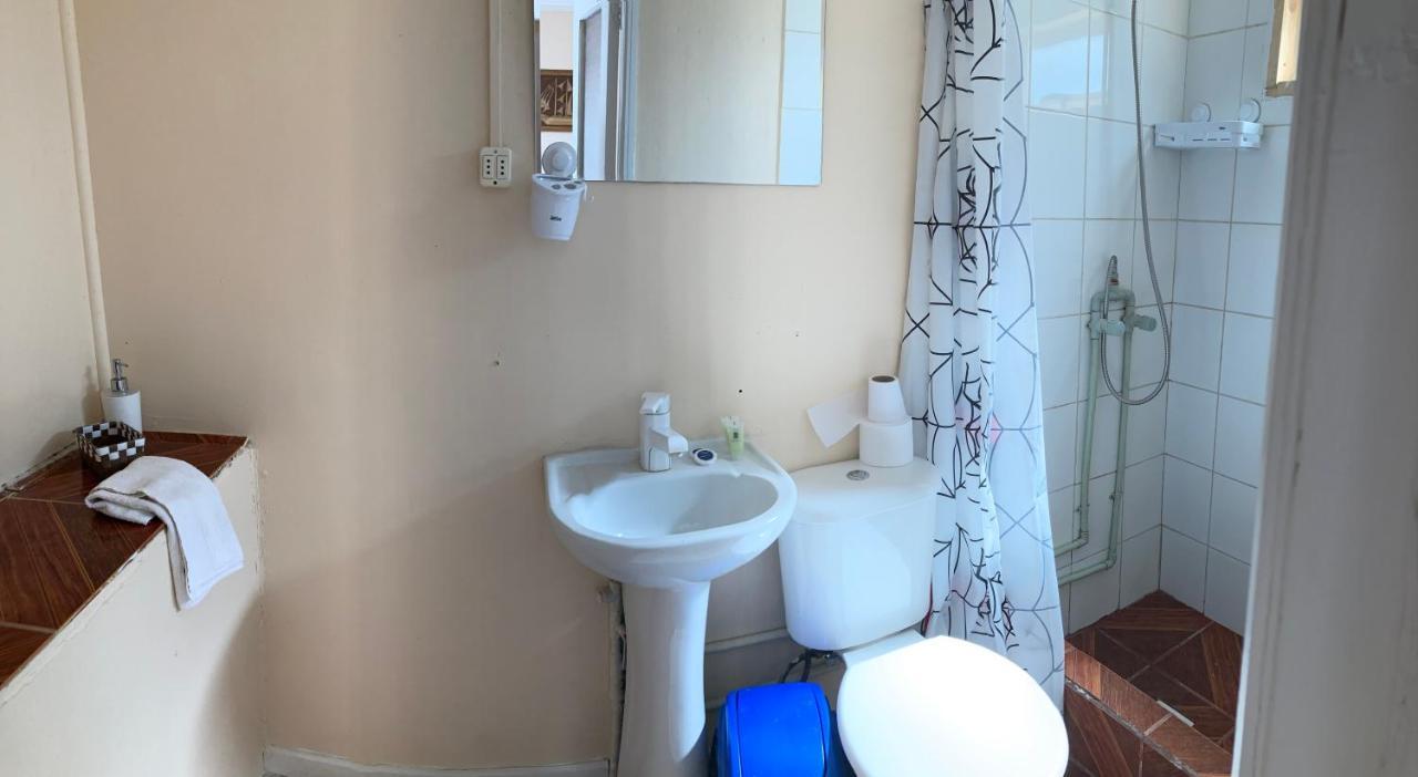 Hostal Hellen Puerto Natales Ngoại thất bức ảnh