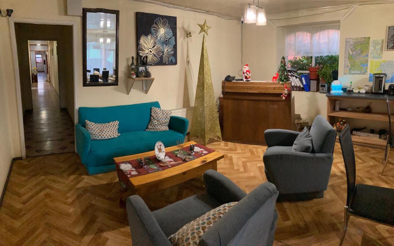 Hostal Hellen Puerto Natales Ngoại thất bức ảnh