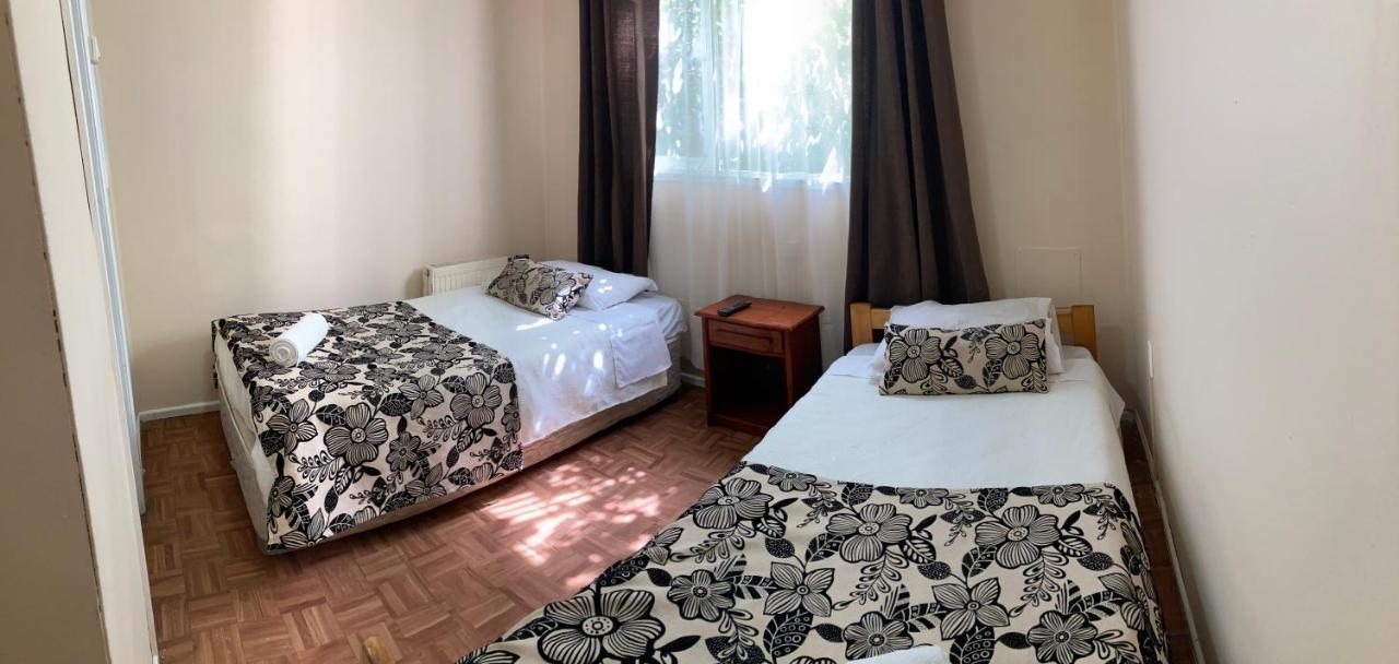 Hostal Hellen Puerto Natales Ngoại thất bức ảnh